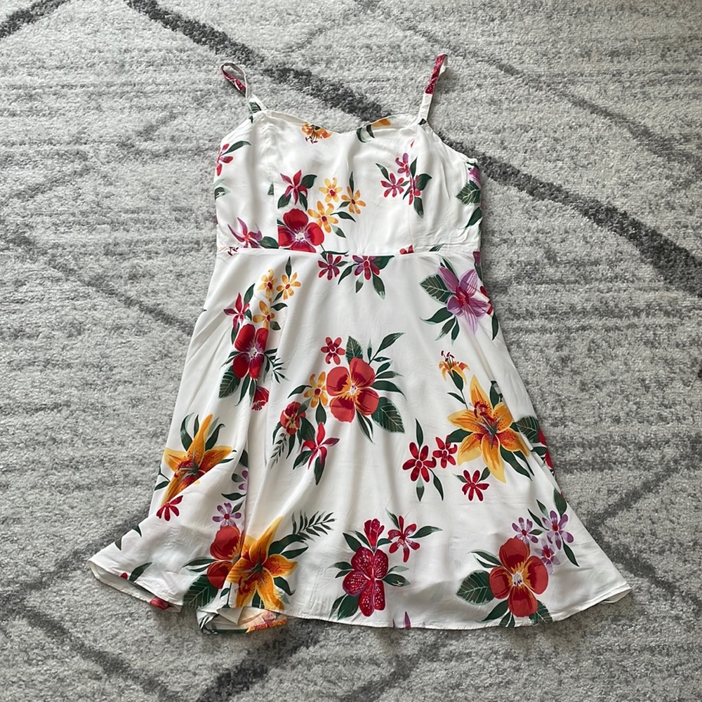 Old Navy White Floral Dress (XL)